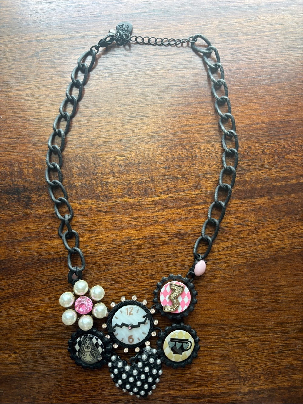 Betsey Johnson Black Chain Necklace Alice in Wonderland themed